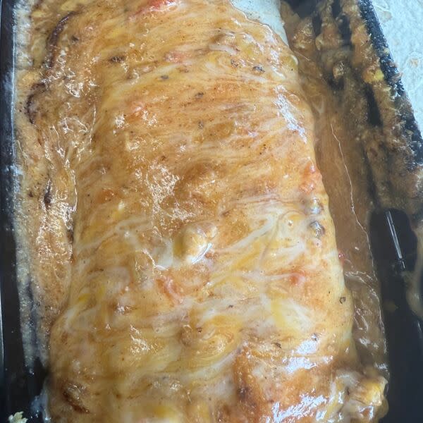 Smothered burrito / burrito de desayuno bañado en chilé verde