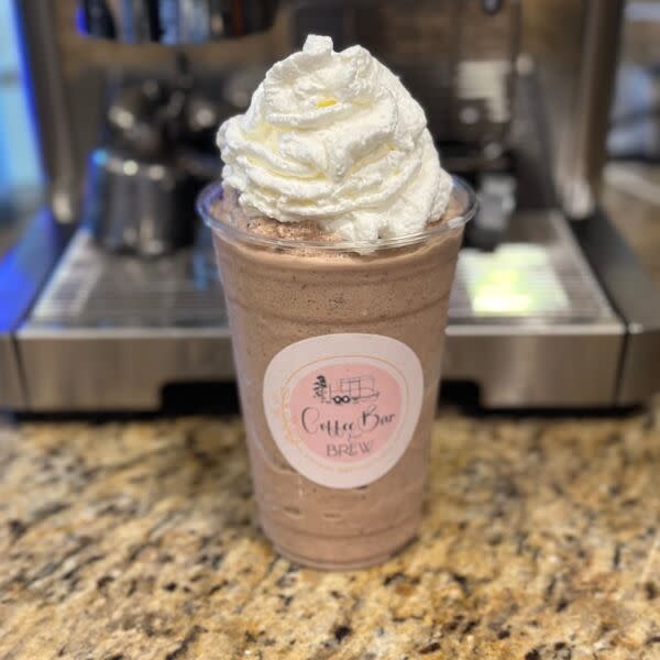 Barista Pairing (kids) - Peppermint Java Chip Kids Frosted Sip & Sweet Treat