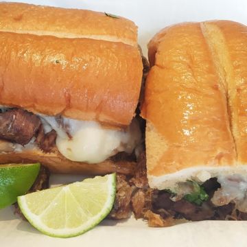 Torta Carnitas