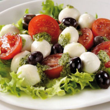 Salad with Mozzarella