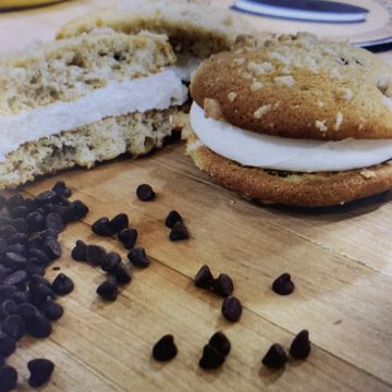 2020 Banana Crumb Whoopsie Pie