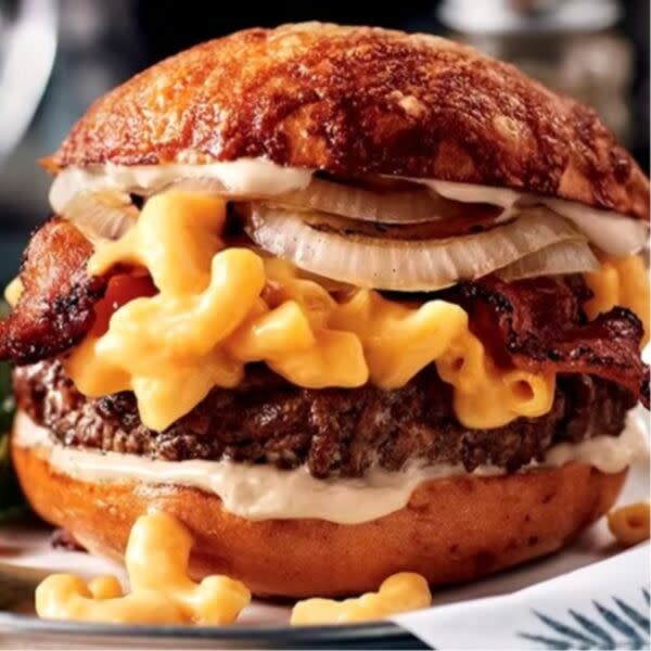 Bacon & Mac Cheese Burger