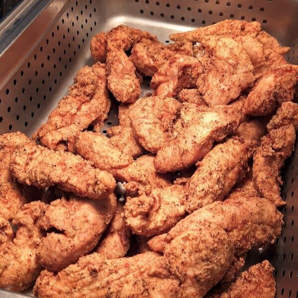 6 pcs Southern Fried Chicken Tenders w/Da House Sauce. FREE be weave with any online order over $12 (before taxes)