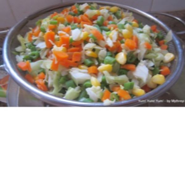 STEAMED CABBAGE WITH MIXED VEGETABLES