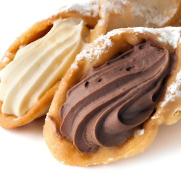 Traditional Cannoli
