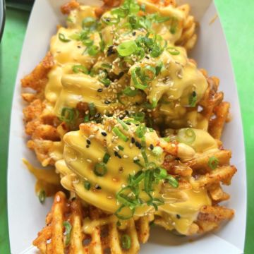 Kung Poa Cheese Fries 