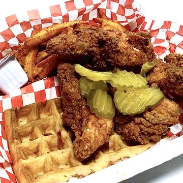 Chicken & Waffles 