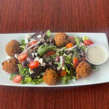 Falafel Salad (V)