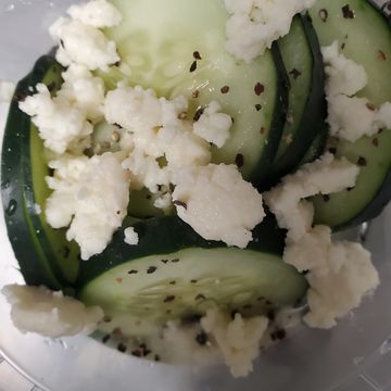 Vinegar and pepper cucumber slices