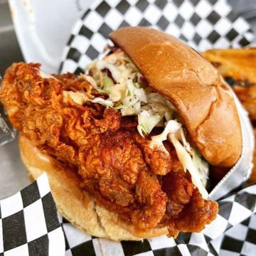 Nashville Hot Chick'n Sando