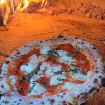 Margherita (Ten Inch Pizza)