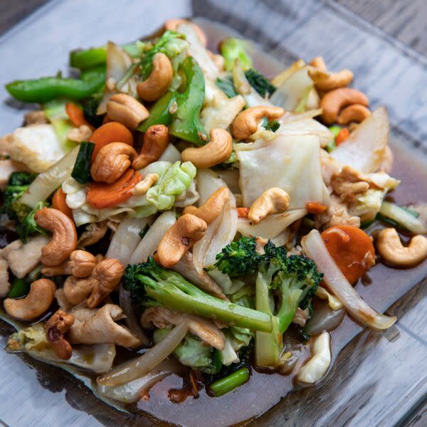 Cashew Delight (GF, vegetarian) Choice of chicken or tofu