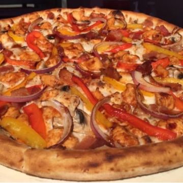 BARBECUE CHICKEN PIZZA