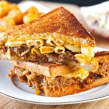 The Cheesy Mac & Rib 