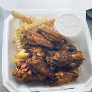 Smoked Fried Chicken Wingz Combo (10 piece)