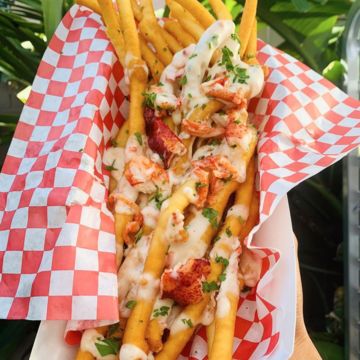Super Cheesy Lobster Fries
