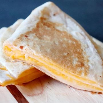 Cheese Quesadilla w/ Chips