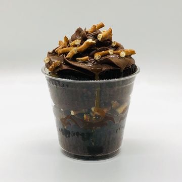 Chocolate Caramel Crunch Cake Cup 
