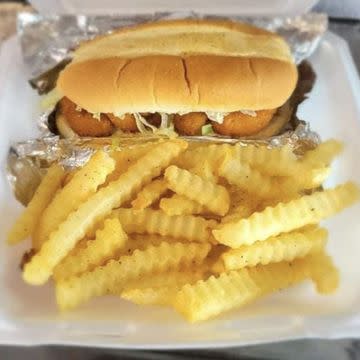 Shrimp Po Boy Sandwich w/ Fries 
