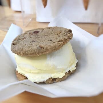 Ice cream sandwich