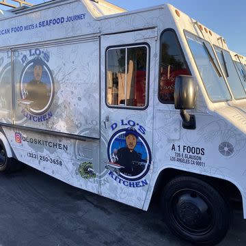 D Lo's kitchen