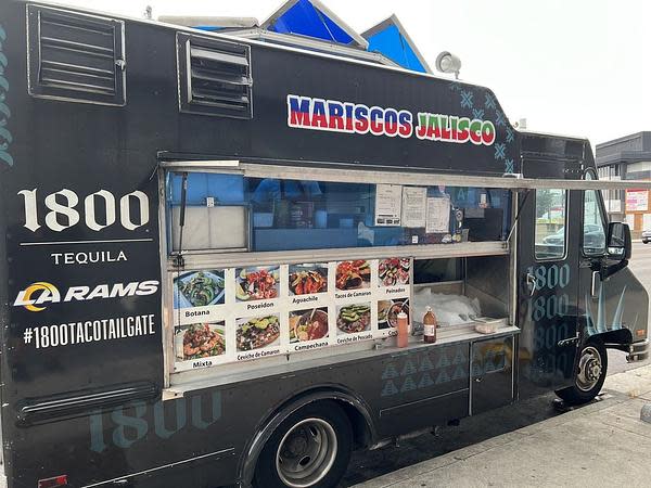 The Definitive Los Angeles Taco Truck Tour: The Premier Spots to Find Iconic Flavors on Wheels