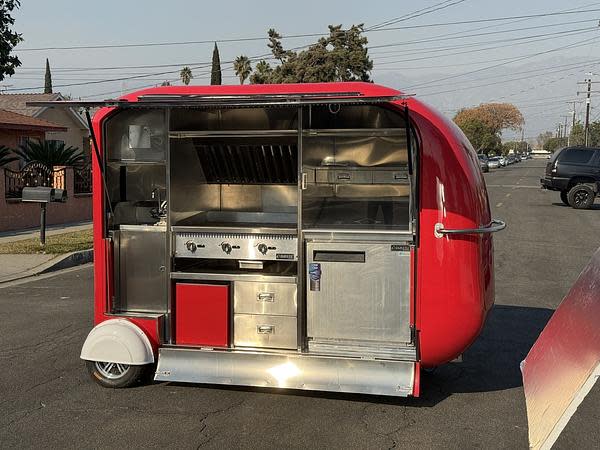 Revolution Carts’ New Grill Cart: A Feature for the Next Generation of Mobile Vendors