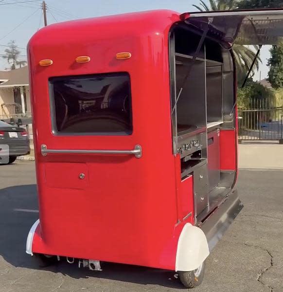 Revolution Carts’ New Grill Cart: A Feature for the Next Generation of Mobile Vendors
