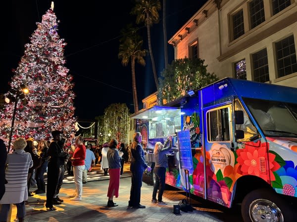 Holiday 2024: Corporate Catering with Food Trucks