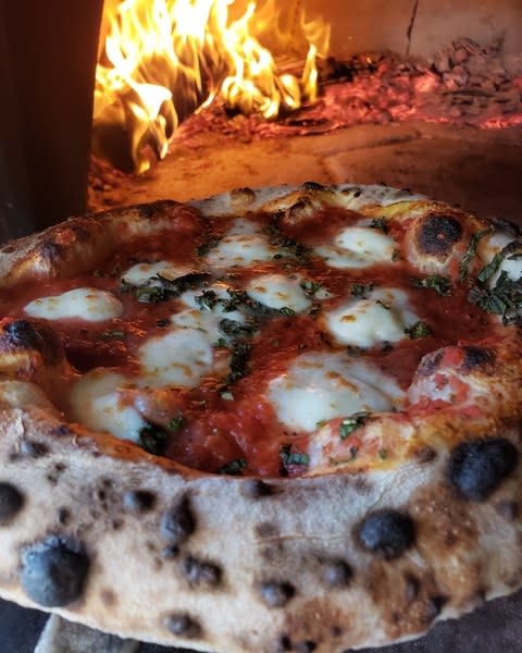 Margherita (Ten Inch Pizza)